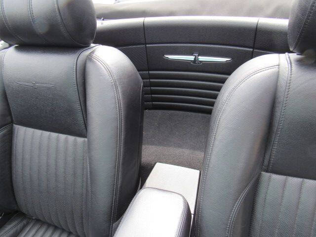 2005 Ford Thunderbird Deluxe