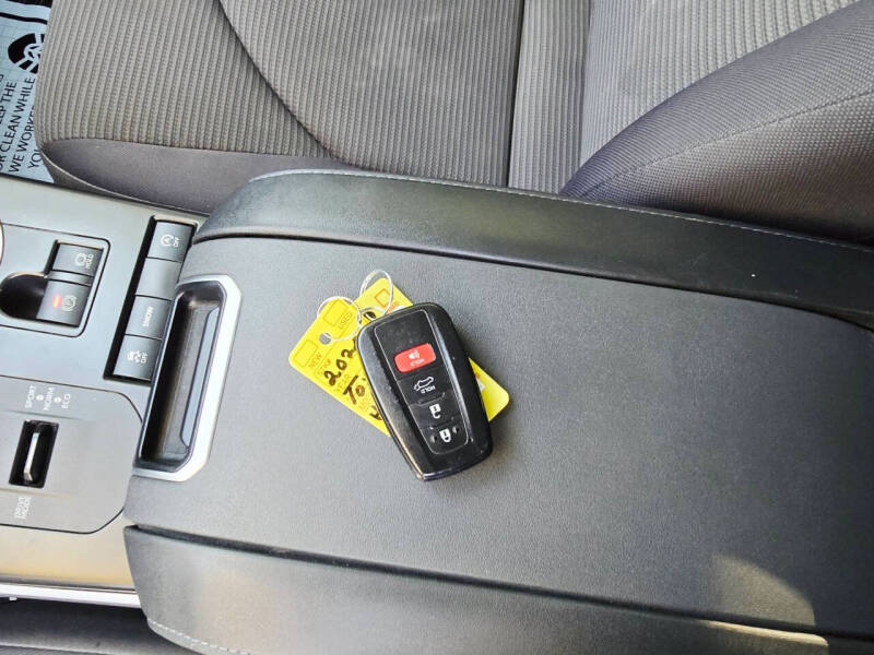 2020 Toyota Highlander LE