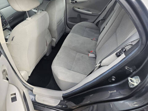 2011 Toyota Corolla LE