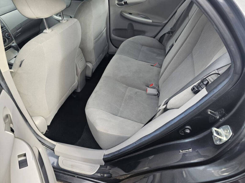 2011 Toyota Corolla LE