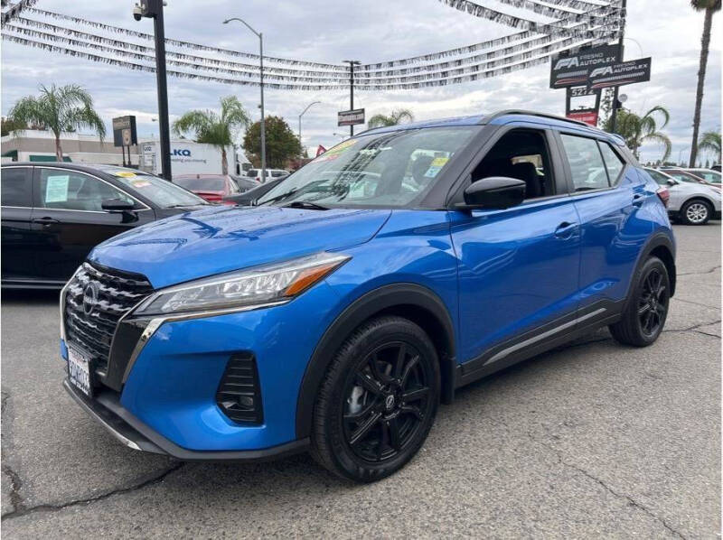 2023 Nissan Kicks SR