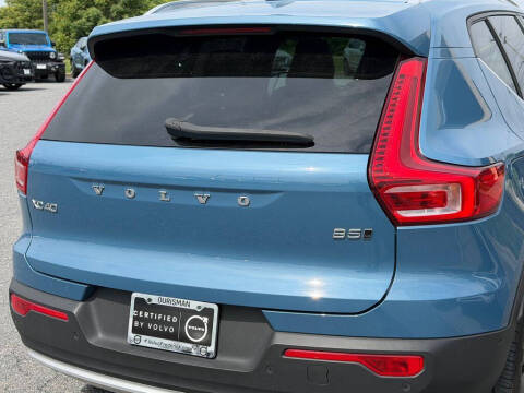 2024 Volvo XC40 B5 Plus Bright Theme