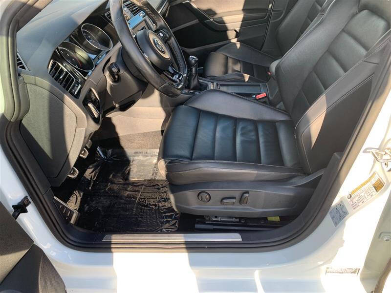 2017 Volkswagen Golf R 4Motion