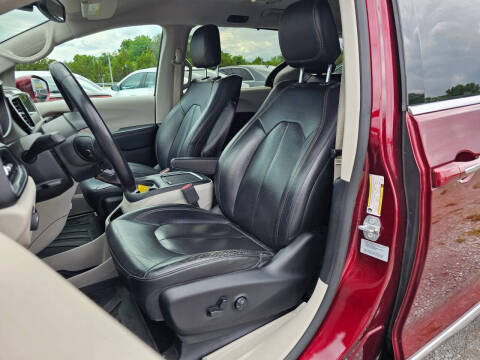 2017 Chrysler Pacifica Touring-L Plus