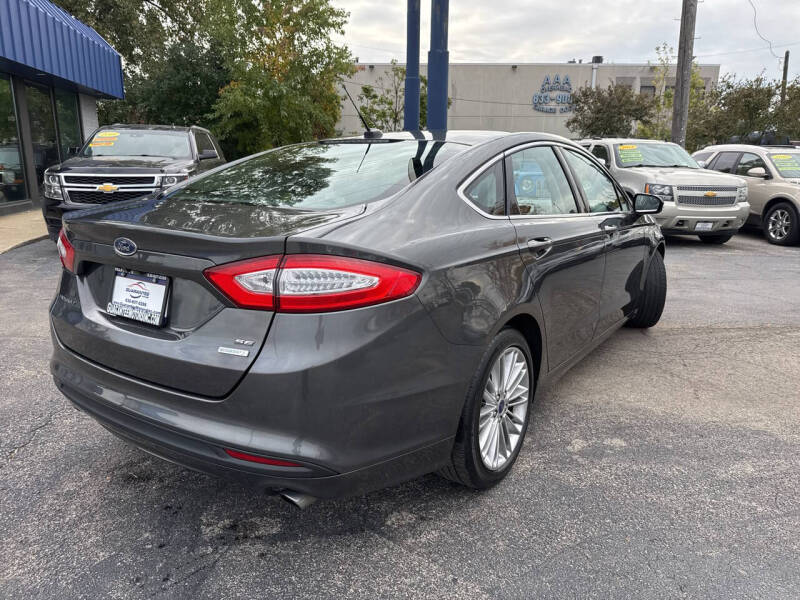 2015 Ford Fusion SE photo 4