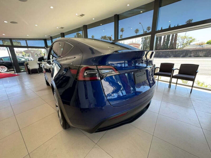 2024 Tesla Model Y Long Range