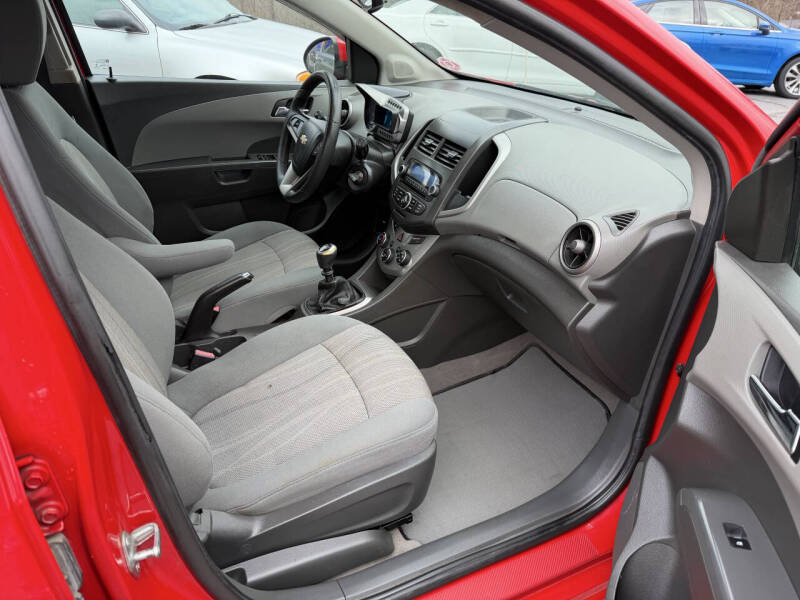 2013 Chevrolet Sonic LT Manual