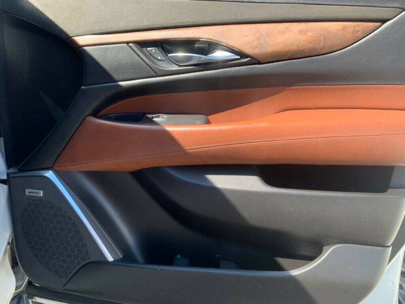 2016 Cadillac Escalade Luxury Collection