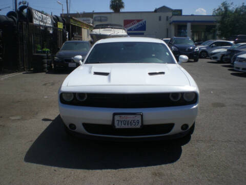 2017 Dodge Challenger SXT