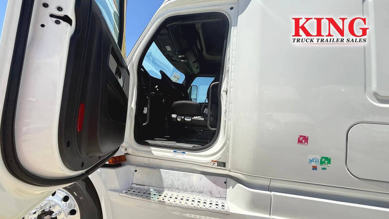 2023 Freightliner Cascadia