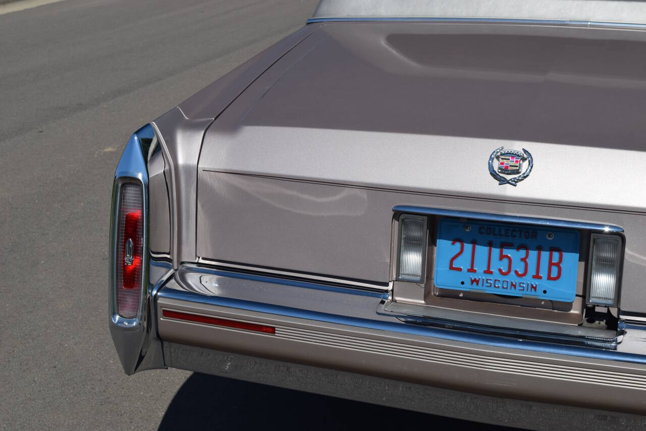 1991 Cadillac Brougham 46