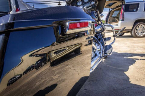 2011 Harley-Davidson FLHXI