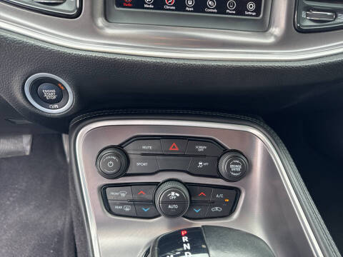 2021 Dodge Challenger SXT