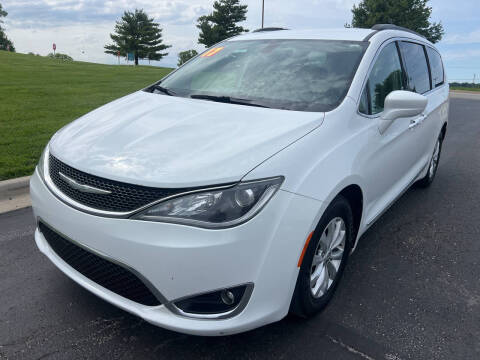 2017 Chrysler Pacifica Touring Plus