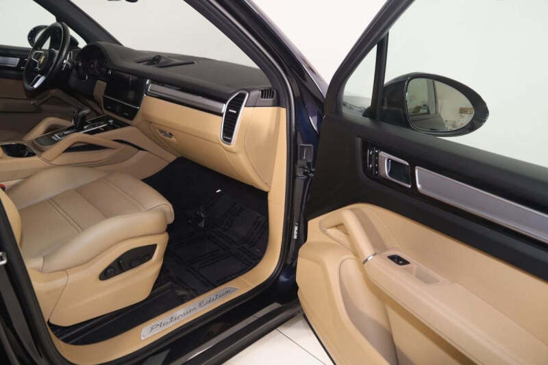 2022 Porsche Cayenne Platinum Edition