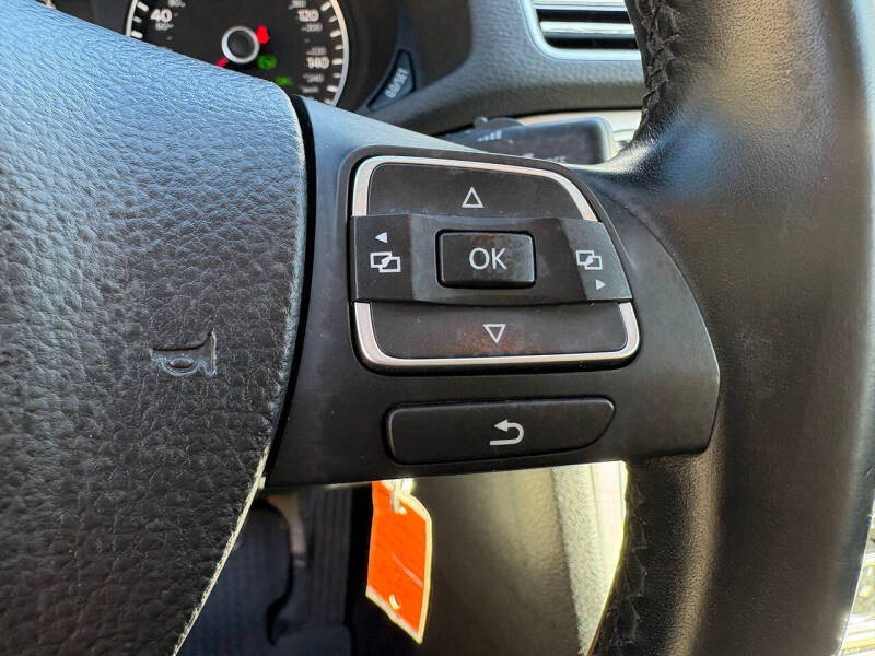 2013 Volkswagen Passat SE PZEV