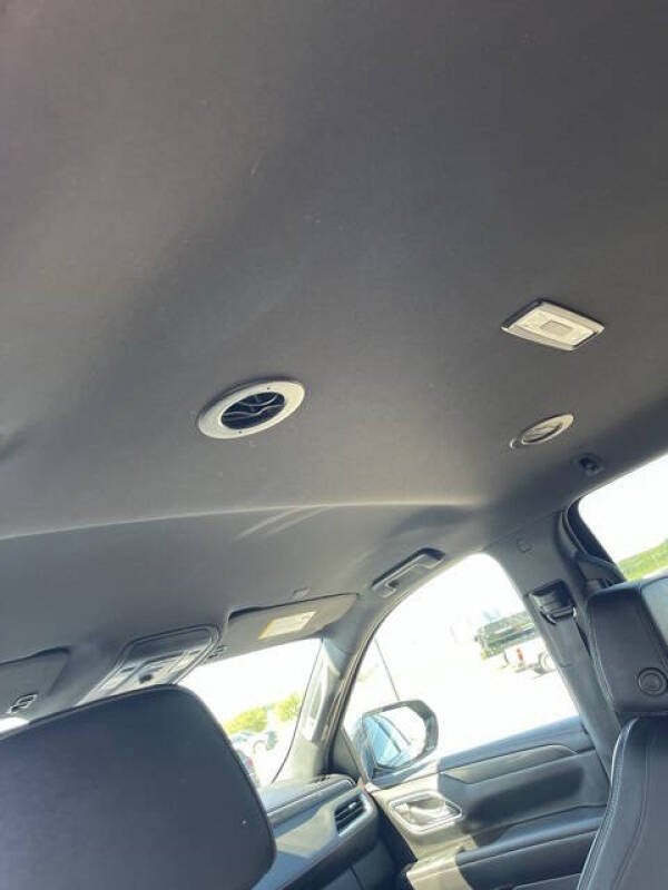 2023 Chevrolet Suburban RST