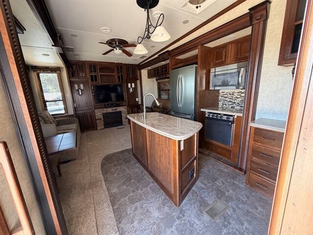 2015 Keystone RV Alpine 301