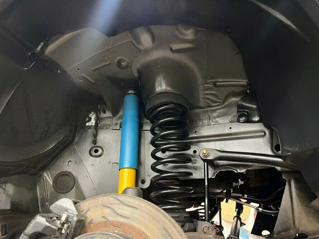 2004 Jeep Grand Cherokee 33