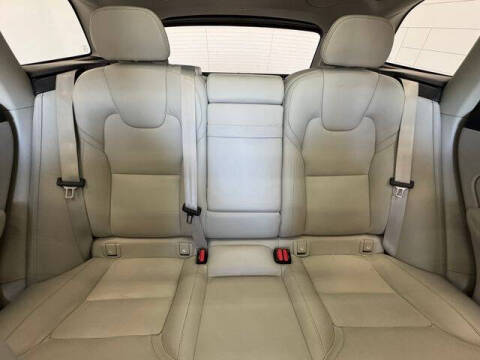 2022 Volvo XC60 Recharge T8 Inscription