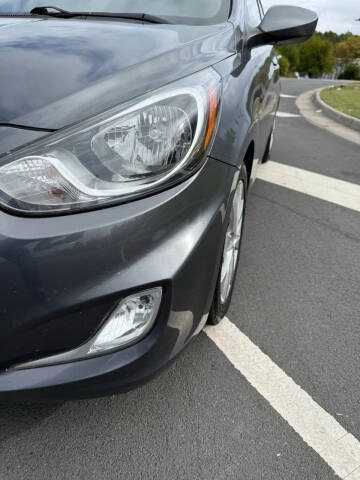 2012 Hyundai Accent SE