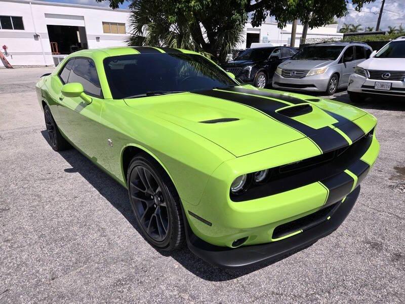 2023 Dodge Challenger R/T's photo