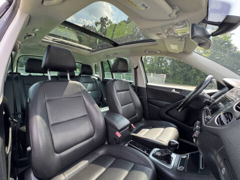 2016 Volkswagen Tiguan 2.0T R-Line 4Motion