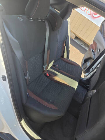 2021 Nissan Kicks SR