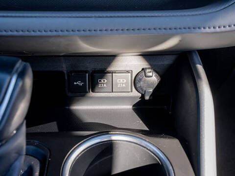 2020 Toyota Highlander LE