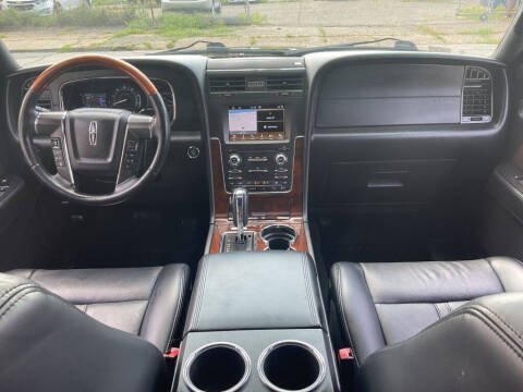 2017 Lincoln Navigator Select
