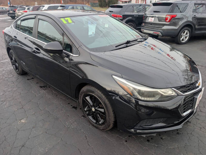 2017 Chevrolet Cruze LT's photo