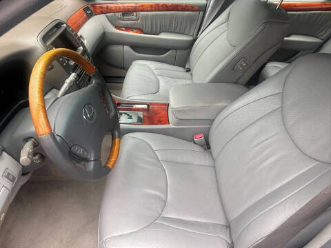2004 Lexus LS 430
