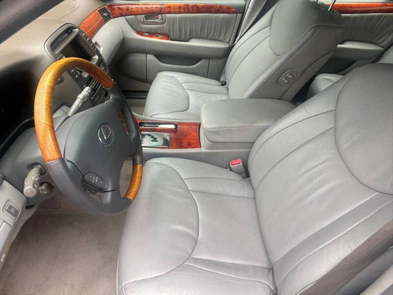 2004 Lexus LS 430