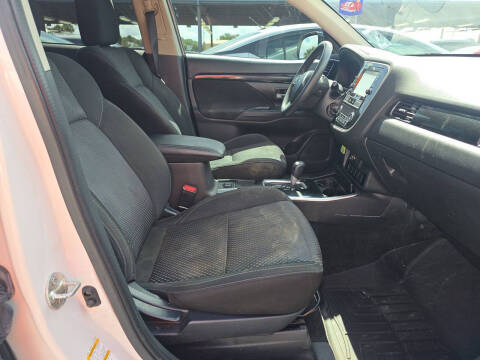 2019 Mitsubishi Outlander ES