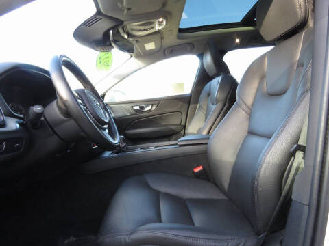 2022 Volvo V60 Cross Country T5