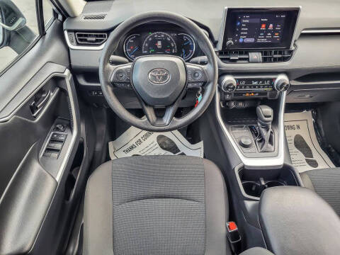 2024 Toyota RAV4 Hybrid LE