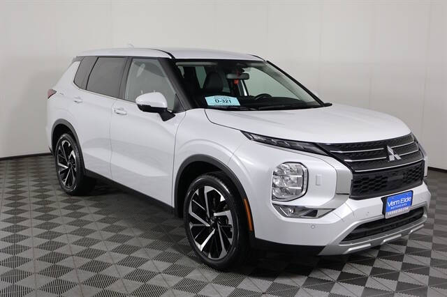 2023 Mitsubishi Outlander SE
