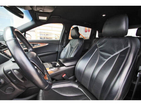 2019 Lincoln Nautilus Select