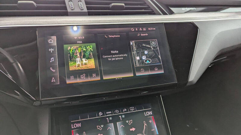 2021 Audi e-tron quattro Premium