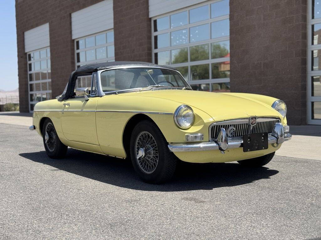1967 MG MGB 22