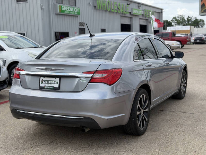 2013 Chrysler 200 LX