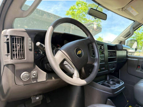 2024 Chevrolet Express 3500