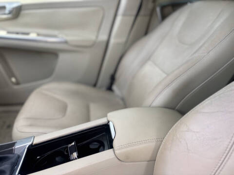 2016 Volvo XC60 T5 Drive-E Premier