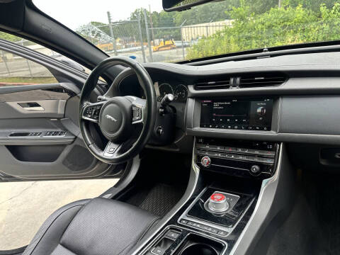 2016 Jaguar XF R-Sport