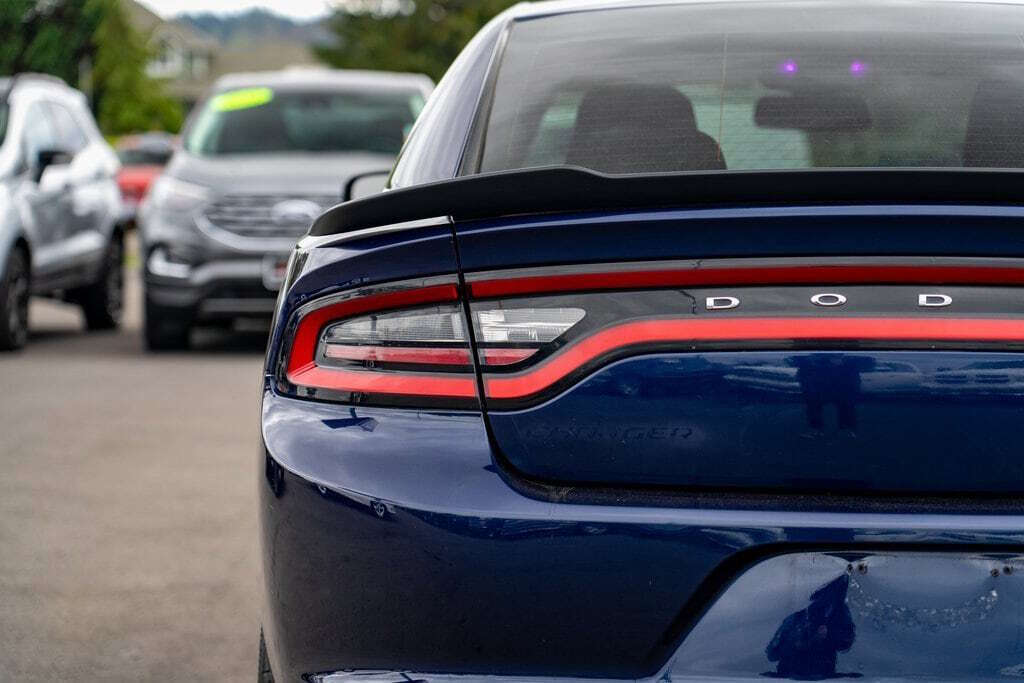 2017 Dodge Charger for sale at Auto Destination in Puyallup, WA