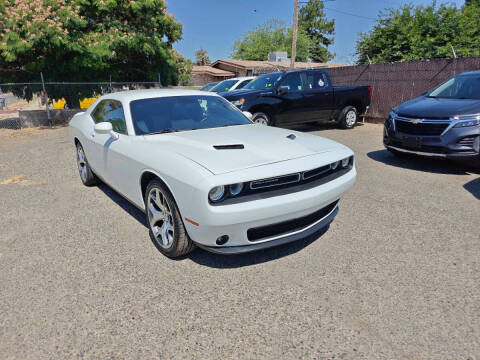 2016 Dodge Challenger SXT Plus