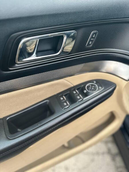 2016 Ford Explorer