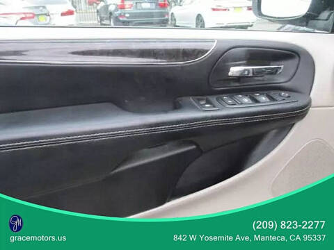 2014 Chrysler Town and Country Touring