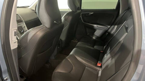 2017 Volvo XC60 T6 Dynamic