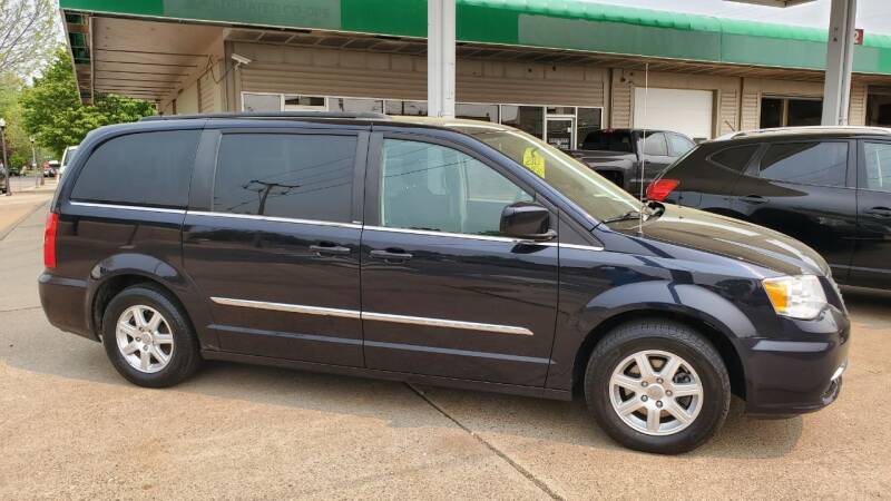 2011 Chrysler Town and Country for sale at North Metro Auto Sales in Cambridge MN